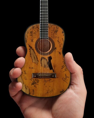 Buy Willie Nelson Signature Trigger Acoustic Mini Guitar Replica Collectible At Gamefly Gamefly 